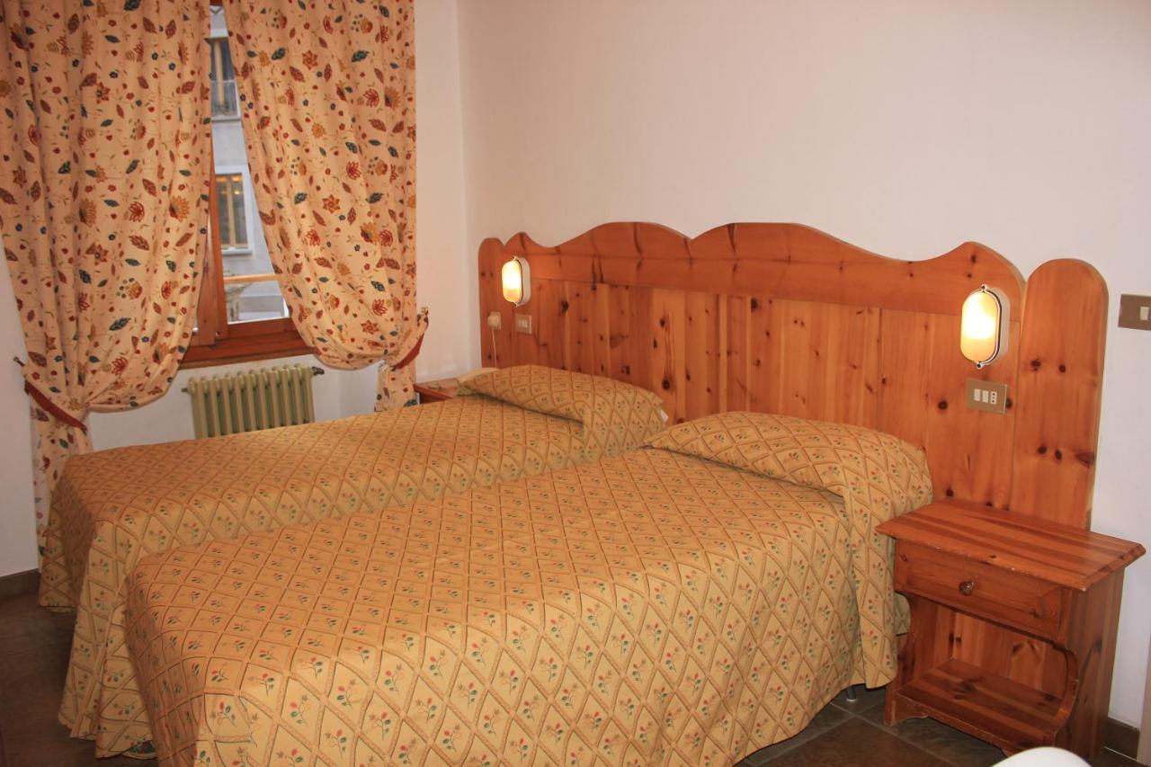 Hotel Gufo Bormio Exteriör bild