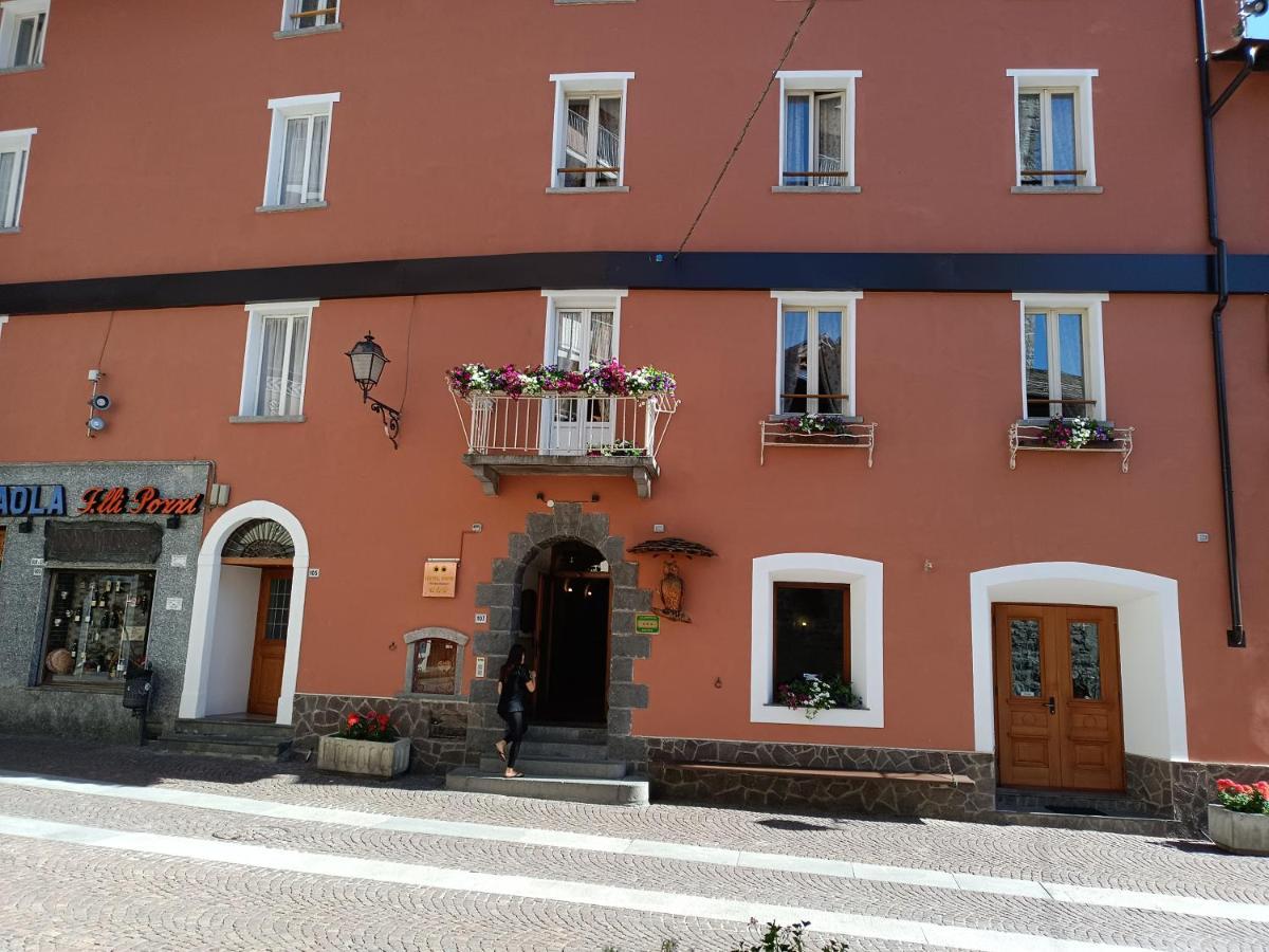 Hotel Gufo Bormio Exteriör bild