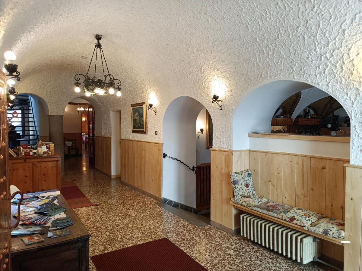 Hotel Gufo Bormio Exteriör bild