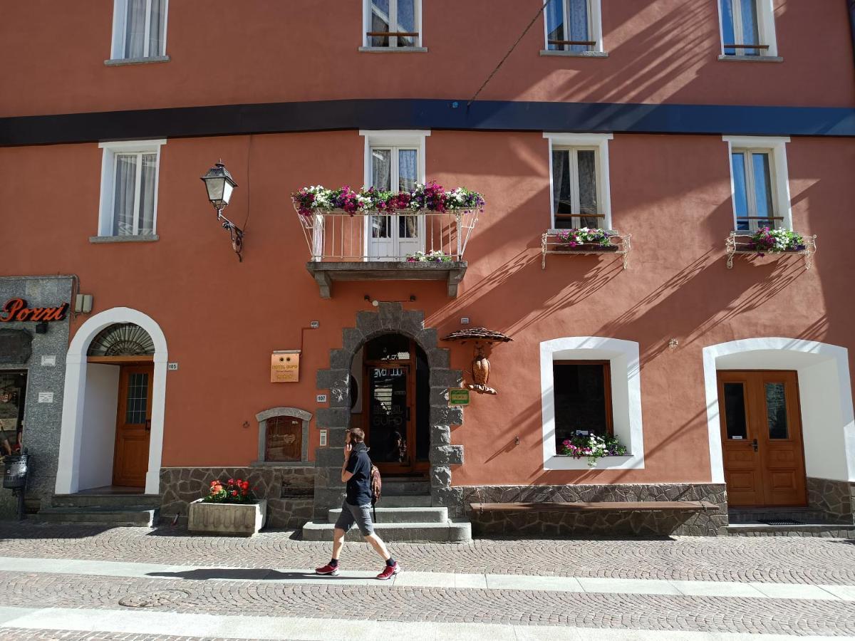 Hotel Gufo Bormio Exteriör bild