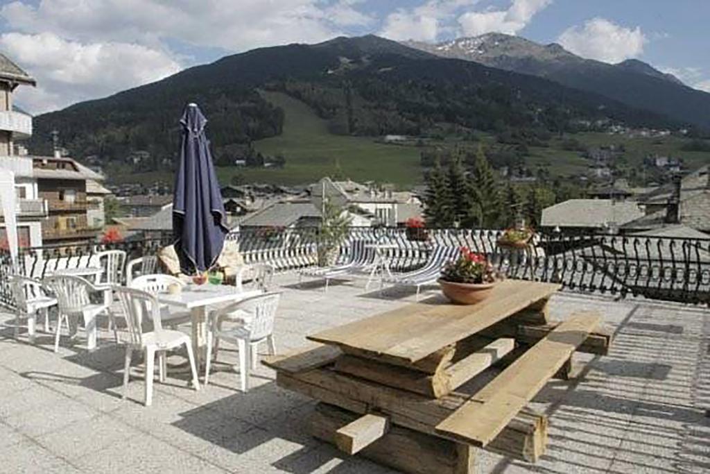 Hotel Gufo Bormio Exteriör bild
