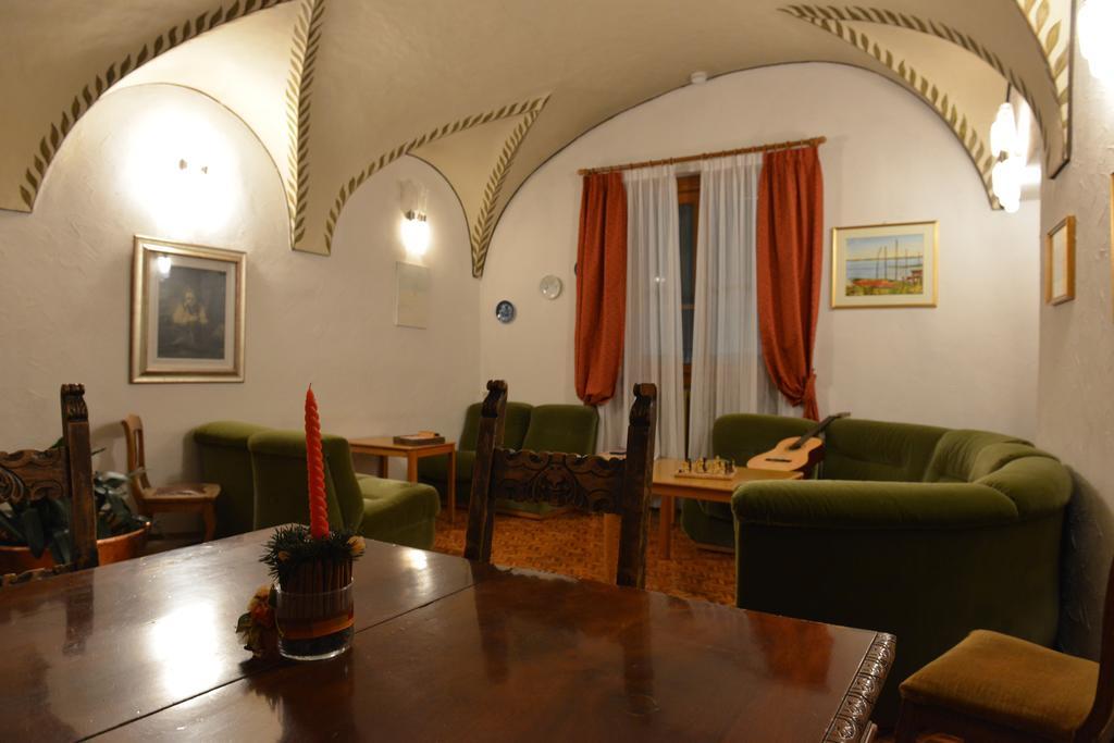 Hotel Gufo Bormio Exteriör bild