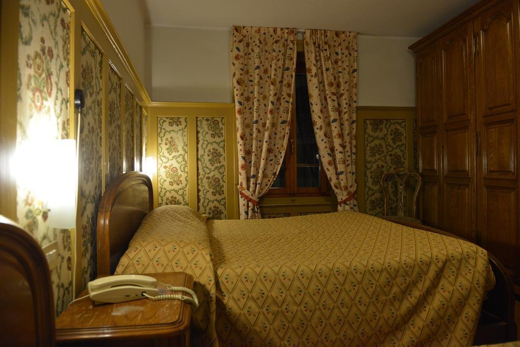 Hotel Gufo Bormio Exteriör bild