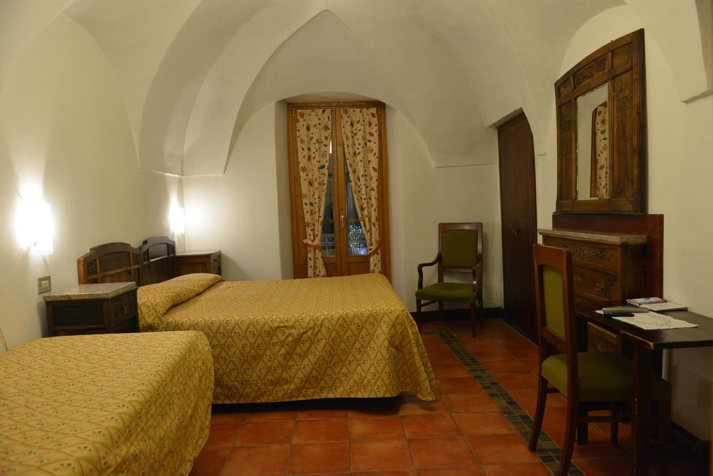 Hotel Gufo Bormio Exteriör bild